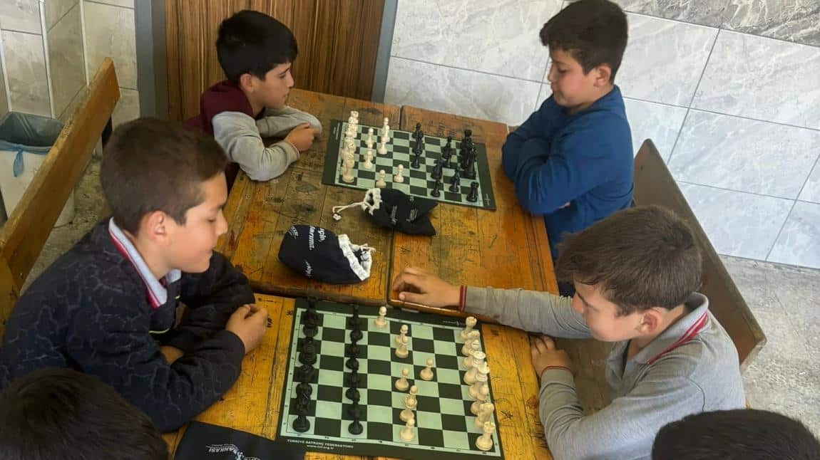 Okulumuzda satranç turnuvası düzenlenmiştir.